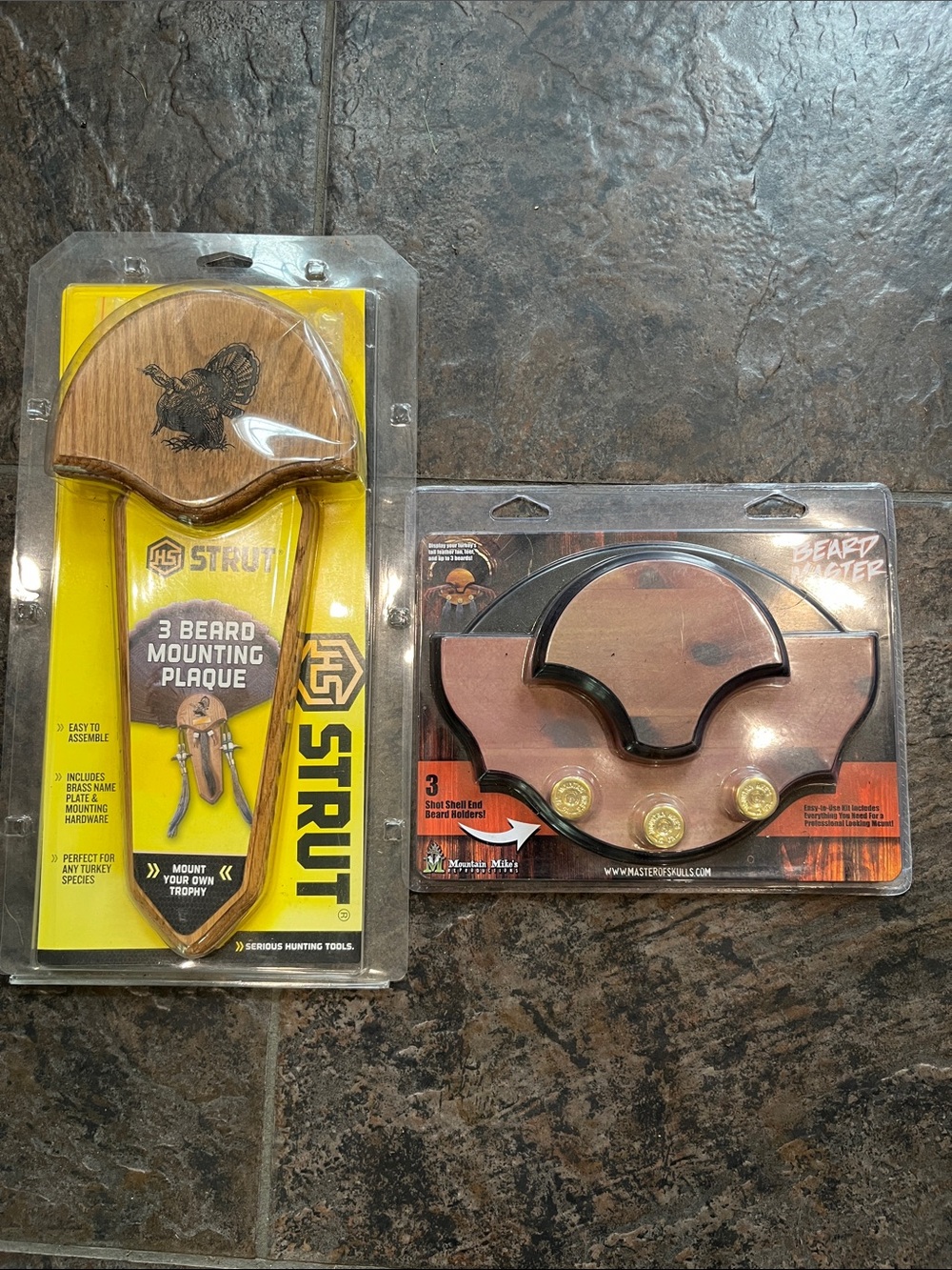 Strut! Wood-Tone 3-Beard Mounting Plaque Set with Brass Accents